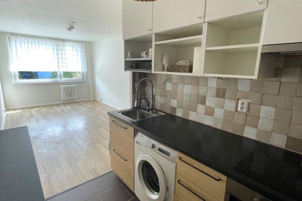 Prenájom bytu 2-izbový 43 m², Rezlerova, Praha Prenájom bytu 2-izbový 43 m², Rezlerova, Praha
