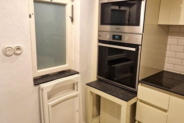 Prenájom bytu 1-izbový 34 m², Kosmákova, Jihlava Prenájom bytu 1-izbový 34 m², Kosmákova, Jihlava