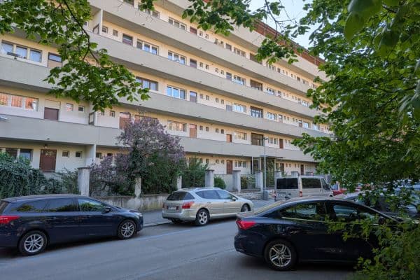 Prenájom bytu 2-izbový 42 m², Humpolecká, Praha Prenájom bytu 2-izbový 42 m², Humpolecká, Praha