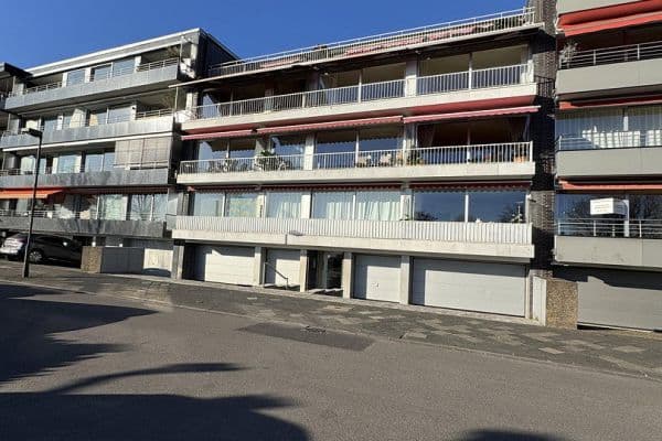 Prenájom bytu 3-izbový 90 m², Rheinallee 137, Düsseldorf, Severné Porýnie - Westfálsko Prenájom bytu 3-izbový 90 m², Rheinallee 137, Düsseldorf, Severné Porýnie - Westfálsko