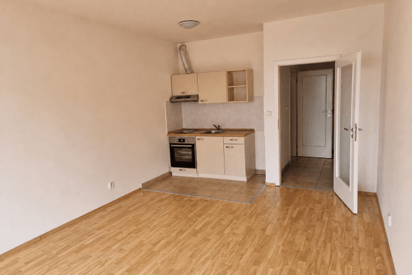 Prenájom bytu 1-izbový 30 m², Pešlova, Praha Prenájom bytu 1-izbový 30 m², Pešlova, Praha