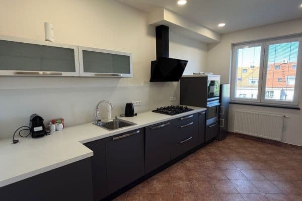 Prenájom bytu 2-izbový 59 m², Nad Šutkou, Praha Prenájom bytu 2-izbový 59 m², Nad Šutkou, Praha