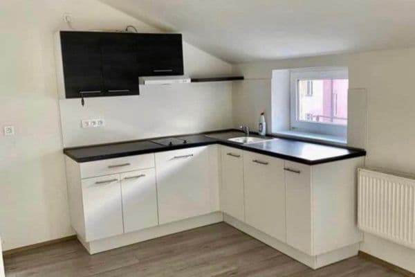 Prenájom bytu 1-izbový 39 m², Západní, Karlovy Vary Prenájom bytu 1-izbový 39 m², Západní, Karlovy Vary