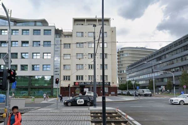 Prenájom nebytového priestoru 101 m², Hvězdova, Praha Prenájom nebytového priestoru 101 m², Hvězdova, Praha