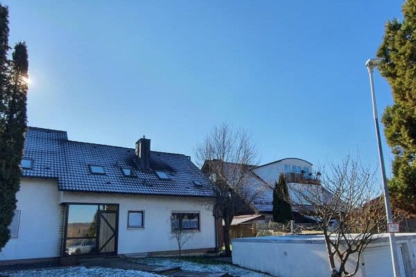 Prenájom bytu 3-izbový 100 m², Böbingen a. d. Rems Prenájom bytu 3-izbový 100 m², Böbingen a. d. Rems