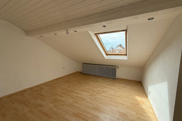 Prenájom bytu 2-izbový 66 m², Karlsruhe, Bádensko-Wurttembersko Prenájom bytu 2-izbový 66 m², Karlsruhe, Bádensko-Wurttembersko