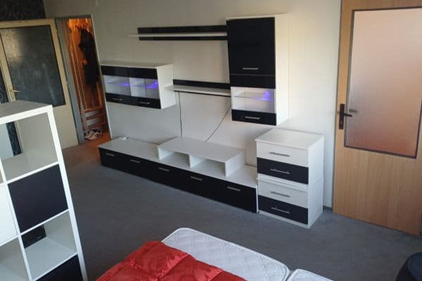 Prenájom bytu 1-izbový 33 m², Habrová, Praha Prenájom bytu 1-izbový 33 m², Habrová, Praha