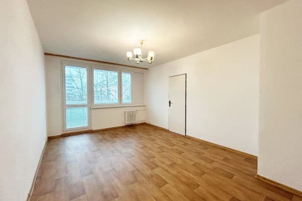 Prenájom bytu 4-izbový 89 m², Doležalova, Praha Prenájom bytu 4-izbový 89 m², Doležalova, Praha