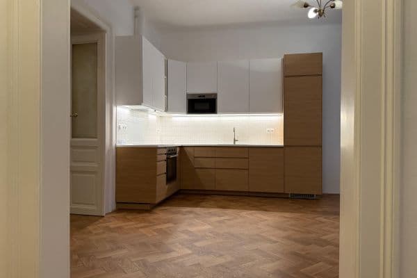 Prenájom bytu 4-izbový 85 m², Záhořanského, Praha Prenájom bytu 4-izbový 85 m², Záhořanského, Praha