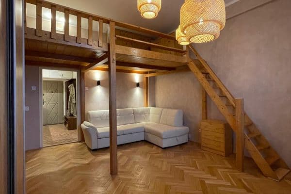 Prenájom bytu 1-izbový 31 m², 28. pluku, Praha Prenájom bytu 1-izbový 31 m², 28. pluku, Praha