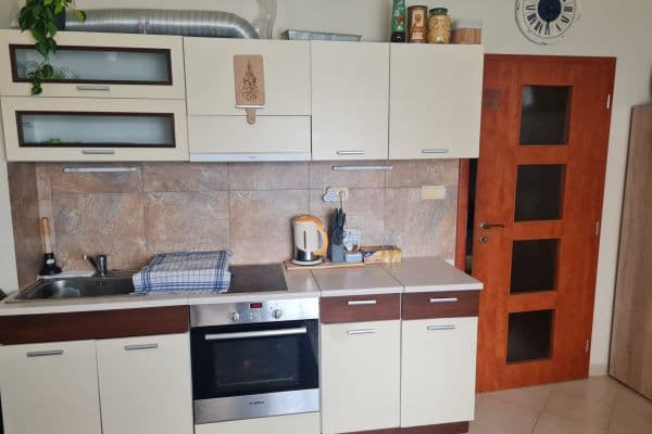 Prenájom bytu 1-izbový 36 m², Jesenická, Plzeň Prenájom bytu 1-izbový 36 m², Jesenická, Plzeň