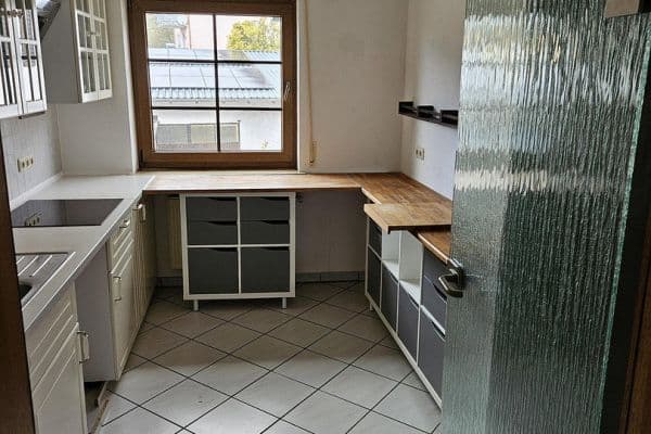 Prenájom bytu 3-izbový 97 m², Ingelheim am Rhein Prenájom bytu 3-izbový 97 m², Ingelheim am Rhein