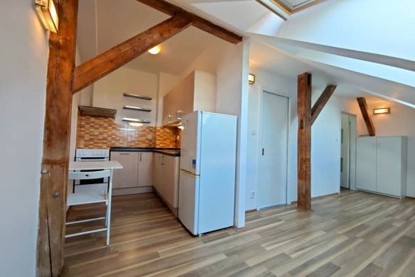 Predaj bytu 1-izbový 32 m², V Okruží, Praha Predaj bytu 1-izbový 32 m², V Okruží, Praha