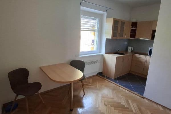 Prenájom bytu 2-izbový 48 m², Renneská třída, Brno Prenájom bytu 2-izbový 48 m², Renneská třída, Brno