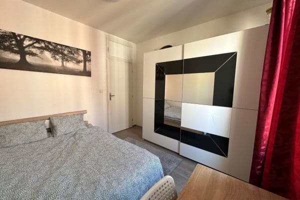 Prenájom bytu 3-izbový 70 m², Drahobejlova, Praha Prenájom bytu 3-izbový 70 m², Drahobejlova, Praha