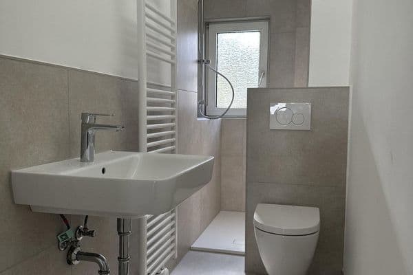Prenájom bytu 3-izbový 61 m², Hannover, Dolné Sasko Prenájom bytu 3-izbový 61 m², Hannover, Dolné Sasko