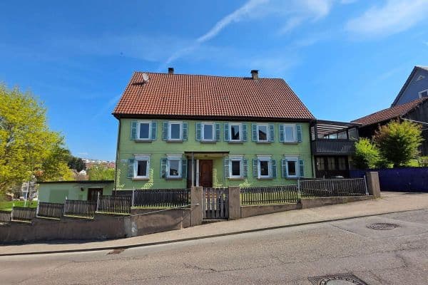 Predaj domu 225 m², pozemek 1.180 m², Göppinger Str. 1, Rechberghausen Predaj domu 225 m², pozemek 1.180 m², Göppinger Str. 1, Rechberghausen