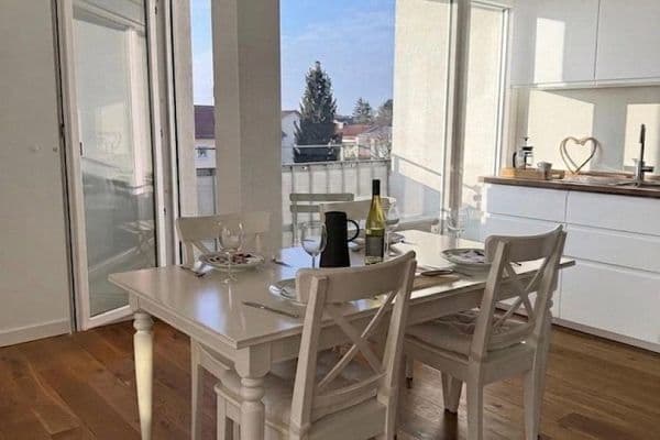 Prenájom bytu 3-izbový 70 m², München, Bavorsko Prenájom bytu 3-izbový 70 m², München, Bavorsko