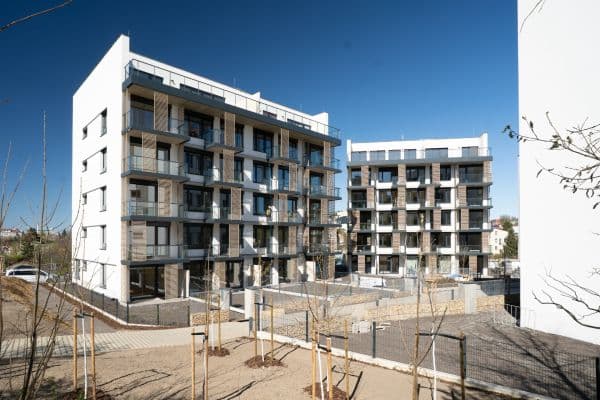 Prenájom bytu 1-izbový 30 m², Komárkova, Praha Prenájom bytu 1-izbový 30 m², Komárkova, Praha