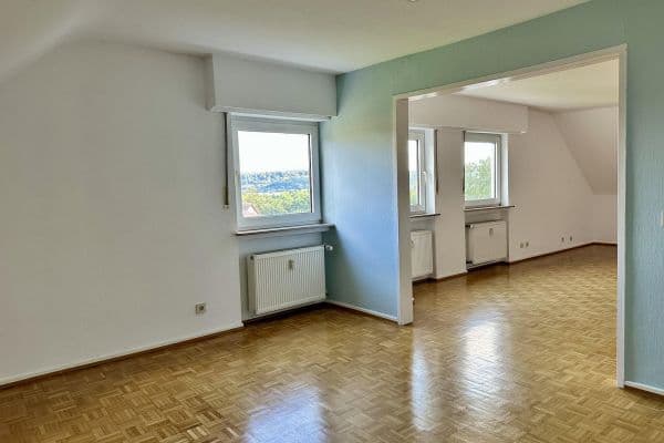 Prenájom bytu 3-izbový 98 m², Saarbrücken, Sársko Prenájom bytu 3-izbový 98 m², Saarbrücken, Sársko