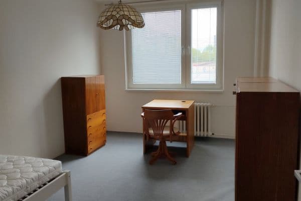 Prenájom bytu 3-izbový 80 m², Makovského, Praha Prenájom bytu 3-izbový 80 m², Makovského, Praha