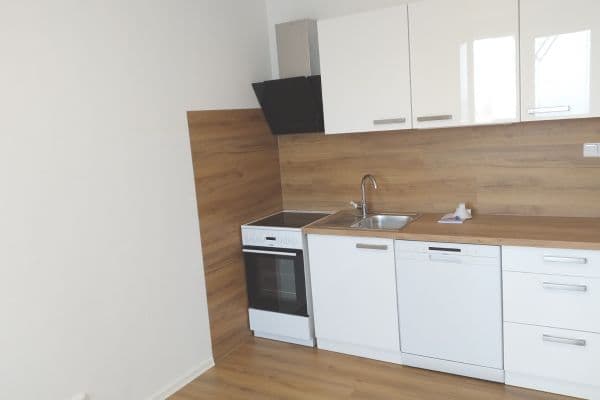 Prenájom bytu 3-izbový 70 m², Na Výsluní, Neratovice Prenájom bytu 3-izbový 70 m², Na Výsluní, Neratovice