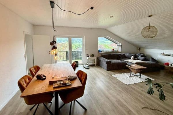 Prenájom bytu 4-izbový 128 m², Gelnhausen Prenájom bytu 4-izbový 128 m², Gelnhausen