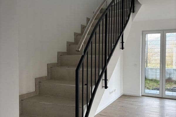 Prenájom domu 120 m², pozemek 150 m², Höchst Prenájom domu 120 m², pozemek 150 m², Höchst