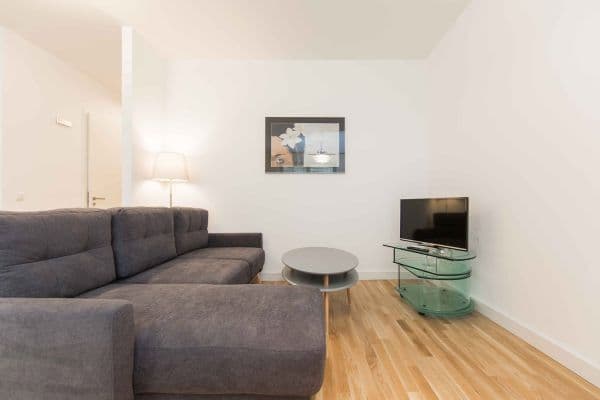 Prenájom bytu 3-izbový 85 m², Berlin, Berlín Prenájom bytu 3-izbový 85 m², Berlin, Berlín