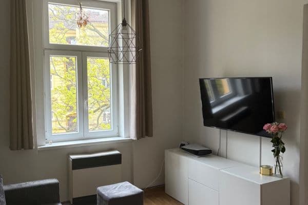 Prenájom bytu 2-izbový 42 m², Na Ostrůvku, Praha Prenájom bytu 2-izbový 42 m², Na Ostrůvku, Praha