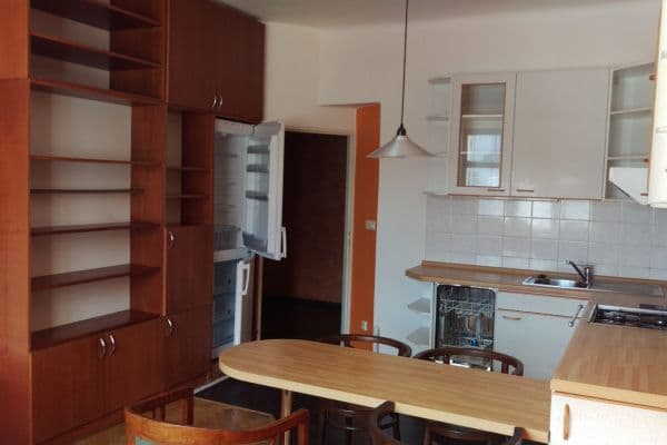 Prenájom bytu 2-izbový 44 m², Radhošťská, Praha Prenájom bytu 2-izbový 44 m², Radhošťská, Praha