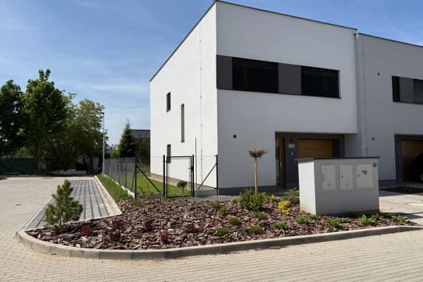 Prenájom domu 143 m², pozemek 120 m², Hubačova, Praha Prenájom domu 143 m², pozemek 120 m², Hubačova, Praha