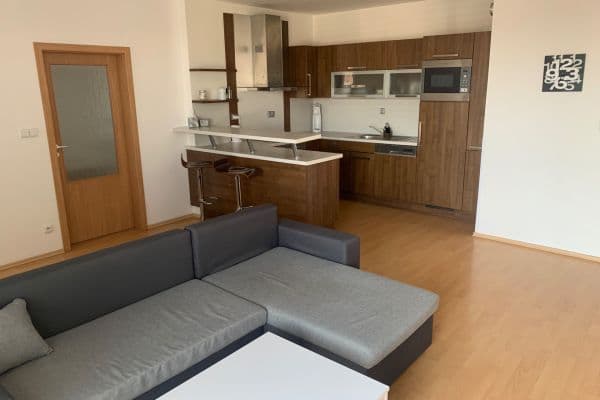 Prenájom bytu 2-izbový 94 m², třída Míru, Pardubice Prenájom bytu 2-izbový 94 m², třída Míru, Pardubice