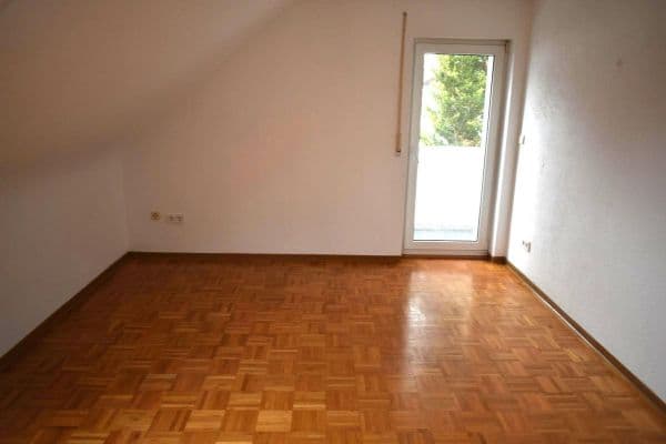 Prenájom bytu 3-izbový 64 m², Schiltacher Straße 18, Stuttgart Prenájom bytu 3-izbový 64 m², Schiltacher Straße 18, Stuttgart