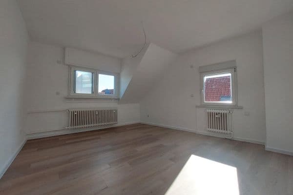 Prenájom bytu 3-izbový 64 m², Schalksbornstraße 2, Frankfurt Prenájom bytu 3-izbový 64 m², Schalksbornstraße 2, Frankfurt
