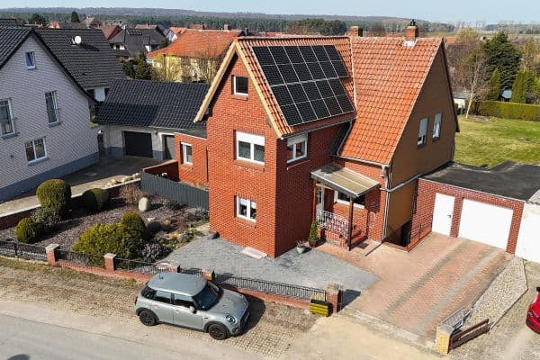 Predaj domu 202 m², pozemek 1.087 m², Königslutter (Lauingen) Predaj domu 202 m², pozemek 1.087 m², Königslutter (Lauingen)