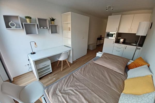 Prenájom bytu 1-izbový 24 m², Rudower Chaussee 32, Berlin, Berlín Prenájom bytu 1-izbový 24 m², Rudower Chaussee 32, Berlin, Berlín