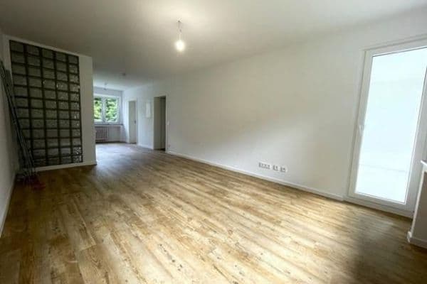 Prenájom bytu 3-izbový 77 m², Pestalozzistr., Mülheim Prenájom bytu 3-izbový 77 m², Pestalozzistr., Mülheim
