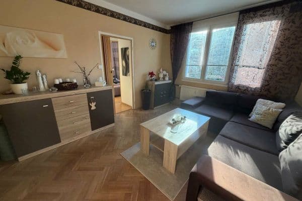 Prenájom bytu 2-izbový 37 m², Maďarská, Karlovy Vary, Karlovarský kraj Prenájom bytu 2-izbový 37 m², Maďarská, Karlovy Vary, Karlovarský kraj