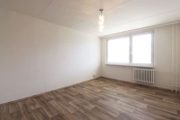 Prenájom bytu 3-izbový 64 m², Malotická, Praha Prenájom bytu 3-izbový 64 m², Malotická, Praha