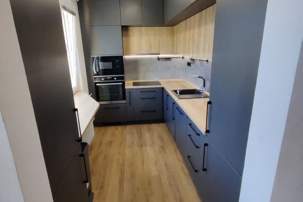 Prenájom bytu 3-izbový 65 m², 1. máje, Rožnov pod Radhoštěm, Zlínský kraj Prenájom bytu 3-izbový 65 m², 1. máje, Rožnov pod Radhoštěm, Zlínský kraj