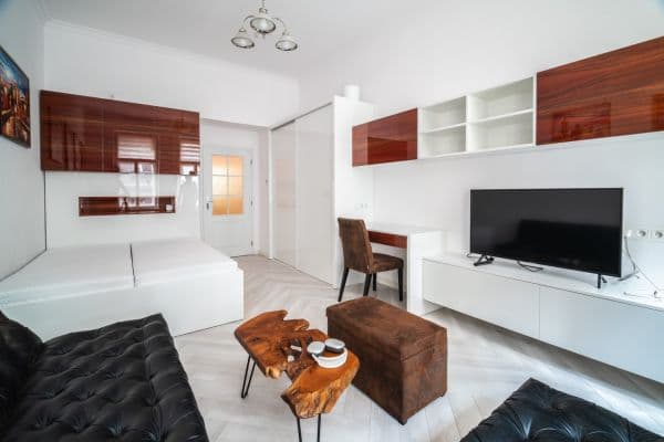 Prenájom bytu 1-izbový 35 m², Na Celné, Praha Prenájom bytu 1-izbový 35 m², Na Celné, Praha