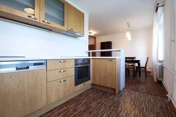 Prenájom bytu 3-izbový 70 m², Na Chodovci, Praha Prenájom bytu 3-izbový 70 m², Na Chodovci, Praha