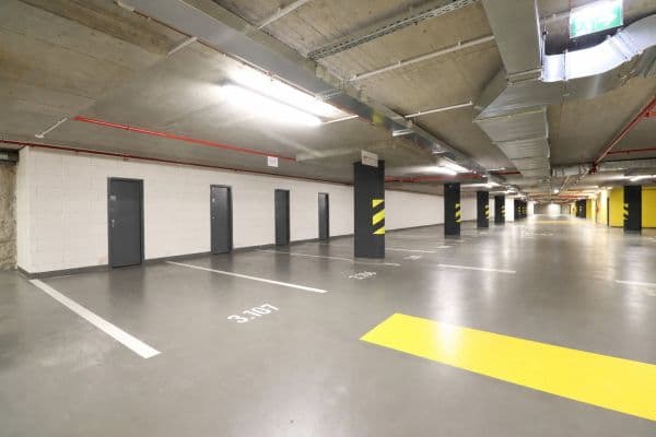 Prenájom garáže 15 m², Sokolovská, Praha Prenájom garáže 15 m², Sokolovská, Praha