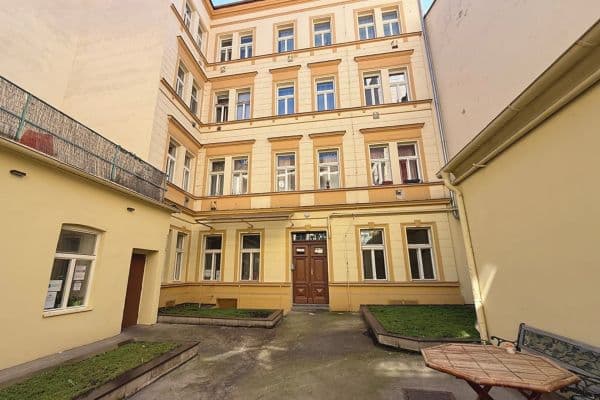 Predaj bytu 3-izbový 84 m², Husitská, Praha Predaj bytu 3-izbový 84 m², Husitská, Praha