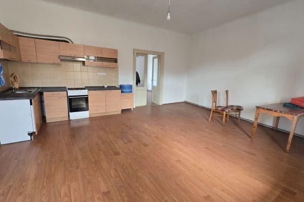 Prenájom bytu 3-izbový 80 m², Lidická, Beroun Prenájom bytu 3-izbový 80 m², Lidická, Beroun