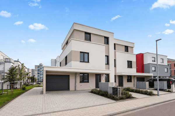 Prenájom domu 185 m², pozemek 330 m², Auf den Gänseweisen 24a, Liederbach am Taunus Prenájom domu 185 m², pozemek 330 m², Auf den Gänseweisen 24a, Liederbach am Taunus