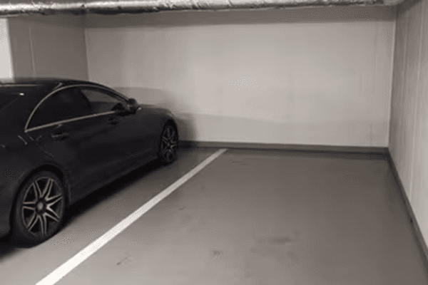 Prenájom garáže 27 m², Symfonická, Praha Prenájom garáže 27 m², Symfonická, Praha