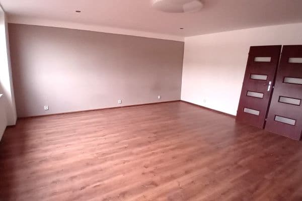Prenájom nebytového priestoru 109 m², Roháčova, Praha Prenájom nebytového priestoru 109 m², Roháčova, Praha