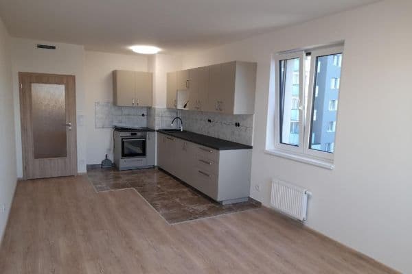 Prenájom bytu 3-izbový 67 m², U Továren, Praha Prenájom bytu 3-izbový 67 m², U Továren, Praha